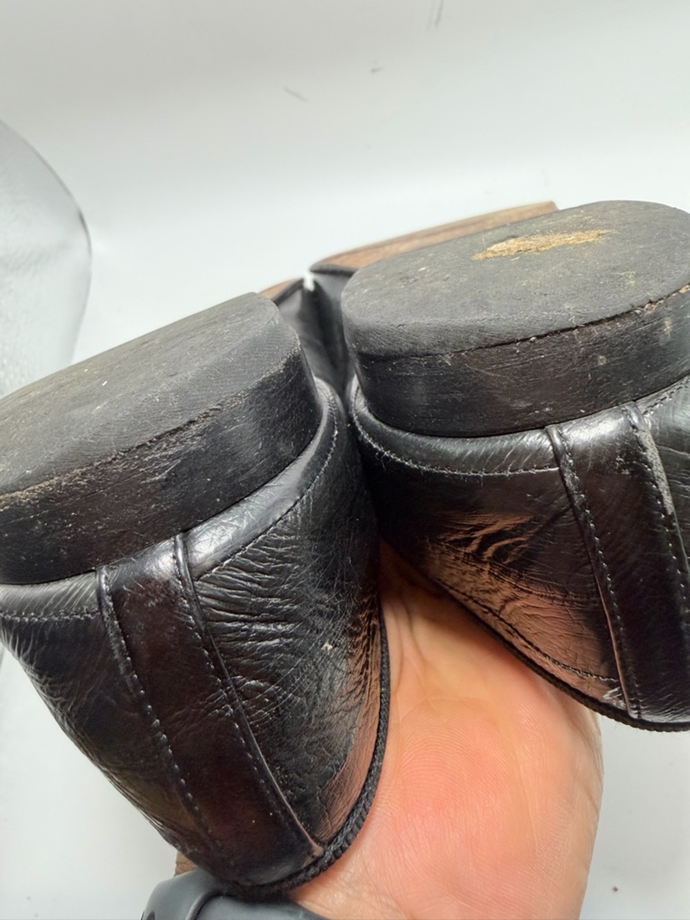 CHANEL Black and Cream Leather Cap-Toe Ballet Flats with CC Logo - Picture 7 of 16